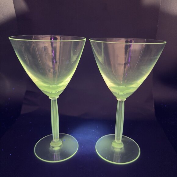 Fostoria Patrician Clear Stemware Martini Glasses Cups Set 2 Manganese 365nm UV - Picture 1 of 13